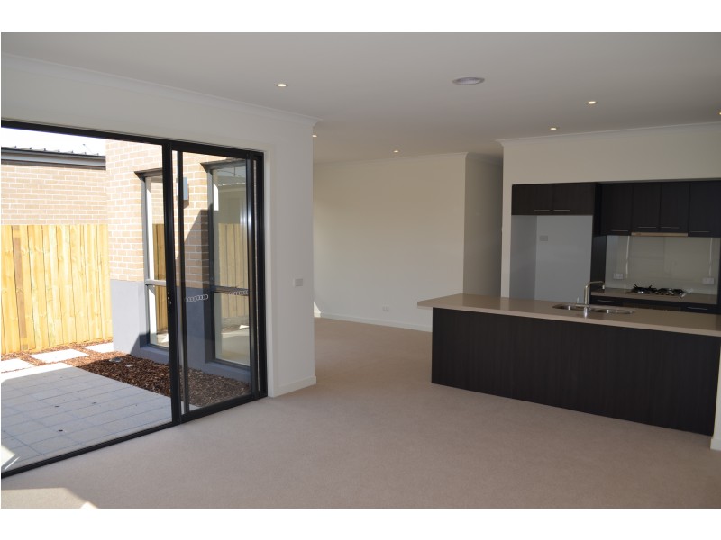 77 McDougall Drive, Footscray VIC 3011
