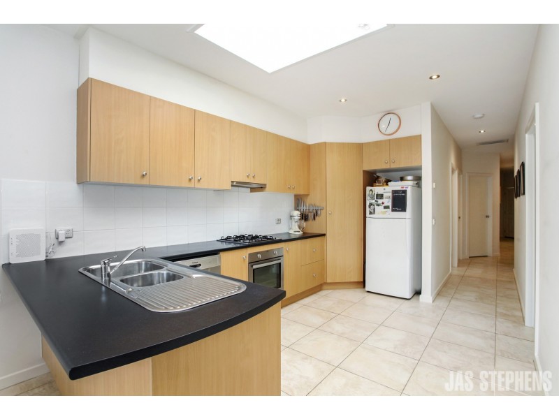 33 Gordon Street, Newport VIC 3015