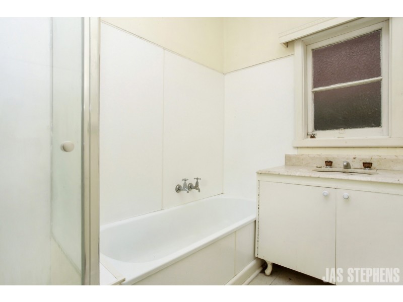 15 Lae Street, West Footscray VIC 3012