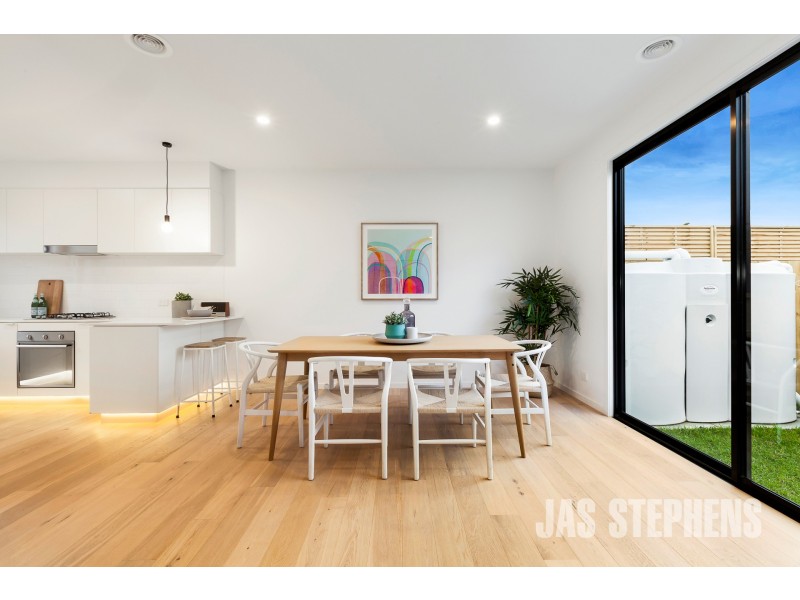 2/7 Station Place, Sunshine VIC 3020