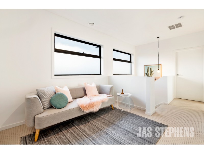 2/7 Station Place, Sunshine VIC 3020