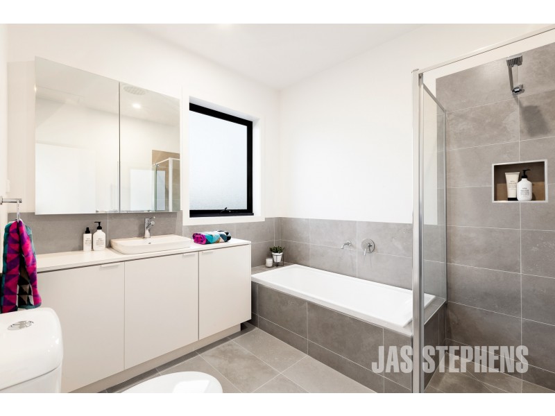 2/7 Station Place, Sunshine VIC 3020