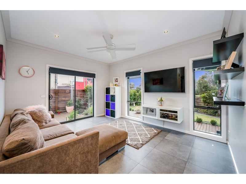 32 Millers Road, Brooklyn VIC 3012