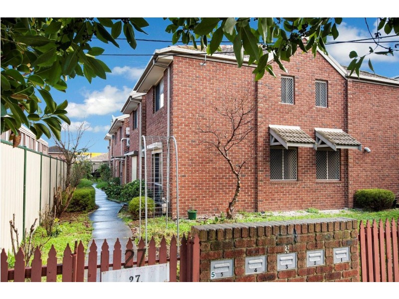 2/27 Empire Street, Footscray VIC 3011