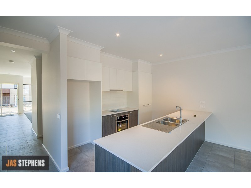 55 Queens Circuit, Sunshine VIC 3020