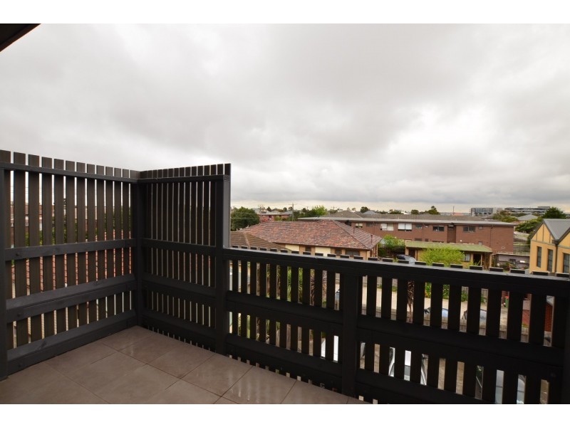 11/24 Empire Street, Footscray VIC 3011
