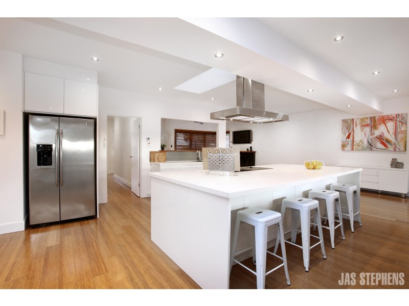 11 Conifer Avenue, Brooklyn VIC 3012