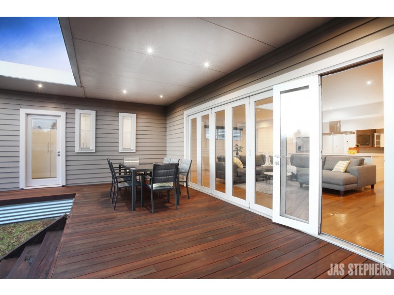 11 Conifer Avenue, Brooklyn VIC 3012