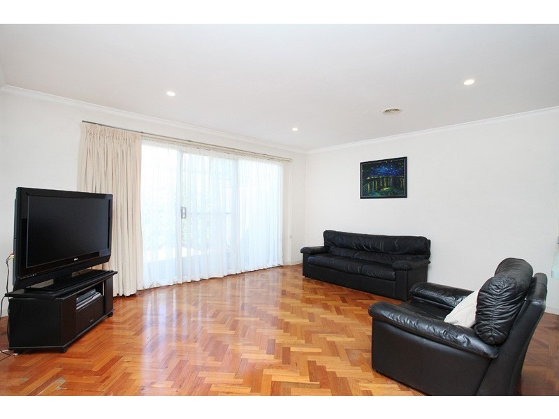 30 Emma Street, Seddon VIC 3011