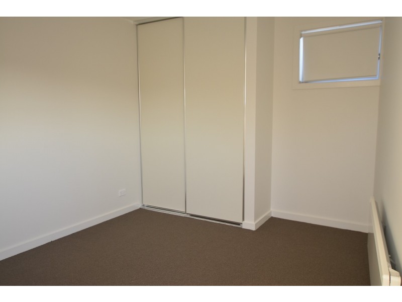 2/24 Empire Street, Footscray VIC 3011