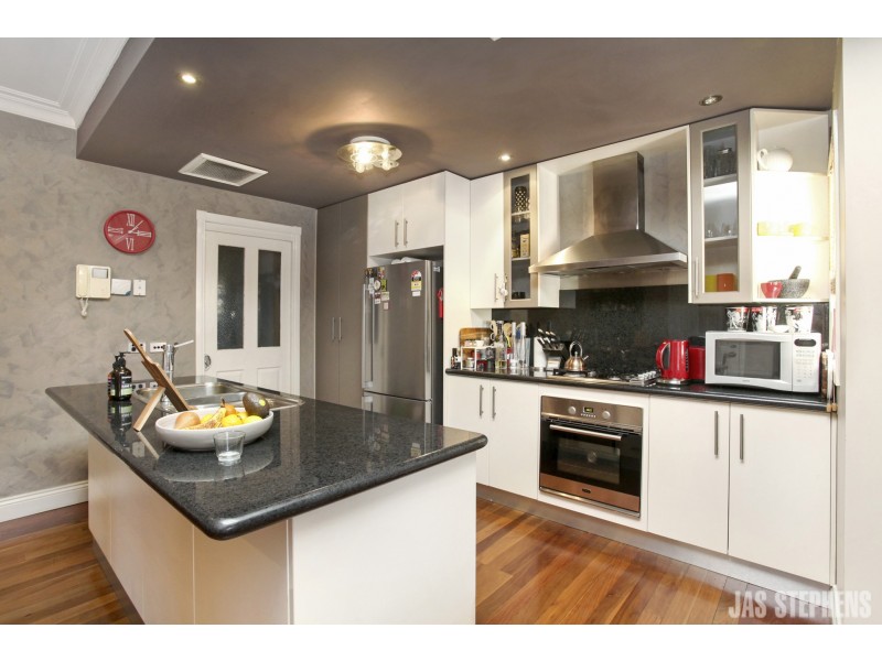 2/604 Barkly Street, West Footscray VIC 3012