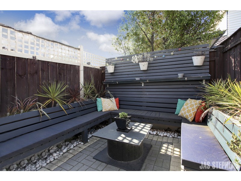 2/604 Barkly Street, West Footscray VIC 3012