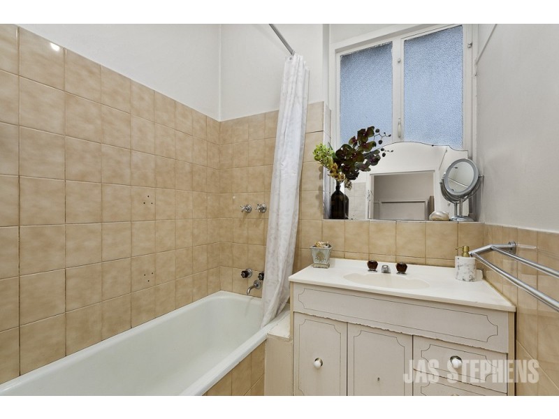 1/56 Derrimut Street, Albion VIC 3020