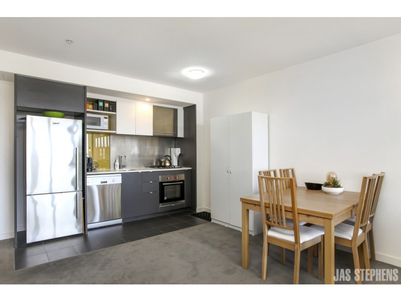 10.03/240 Barkly Street, Footscray VIC 3011