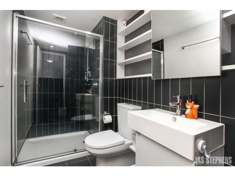 10.03/240 Barkly Street, Footscray VIC 3011