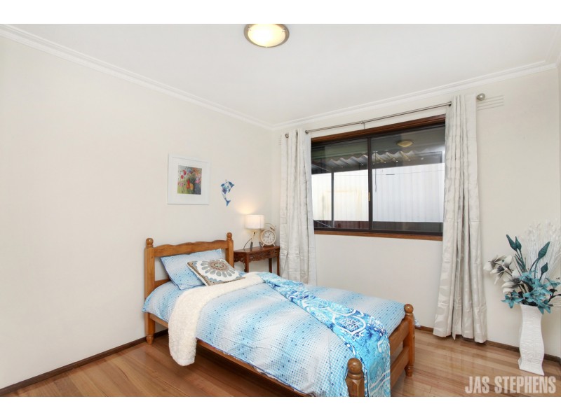 18 Dalton Street, Sunshine West VIC 3020