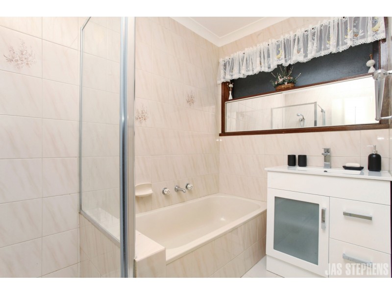 18 Dalton Street, Sunshine West VIC 3020