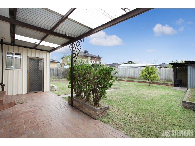 18 Dalton Street, Sunshine West VIC 3020