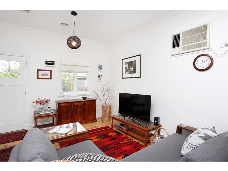 8 Junction Street, Seddon VIC 3011