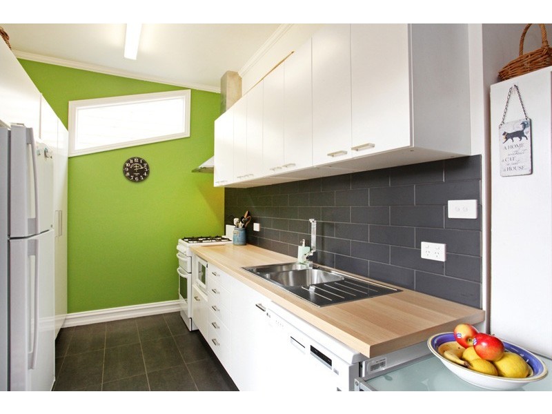 8 Junction Street, Seddon VIC 3011