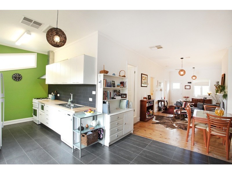 8 Junction Street, Seddon VIC 3011