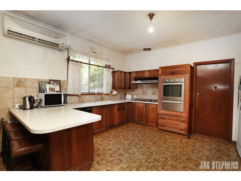 11 Albion Street, Kingsville VIC 3012
