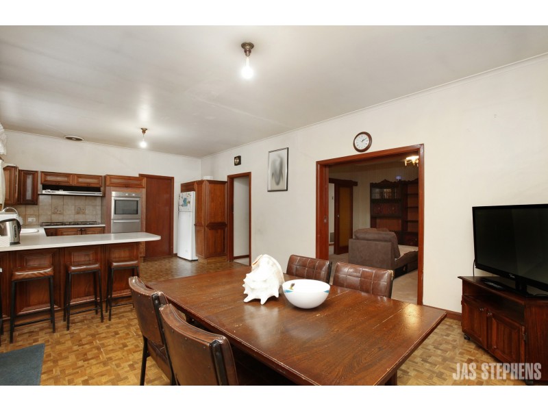 11 Albion Street, Kingsville VIC 3012