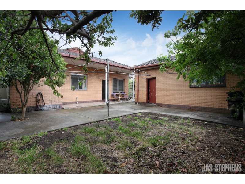 11 Albion Street, Kingsville VIC 3012