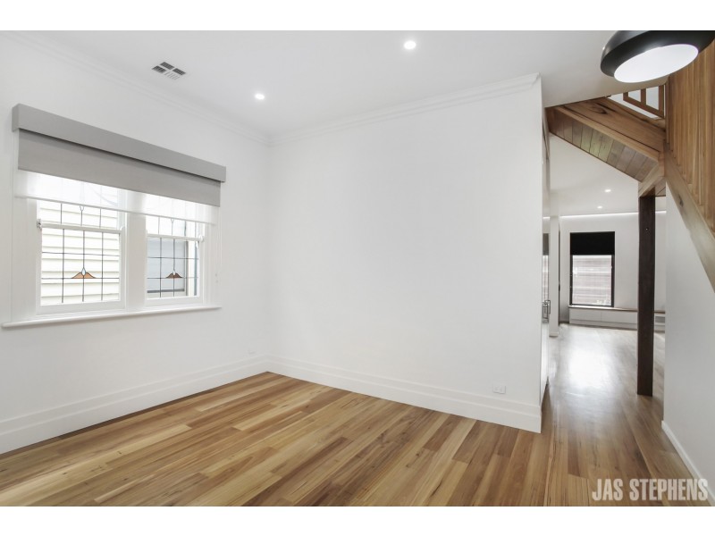 25 Greig Street, Seddon VIC 3011