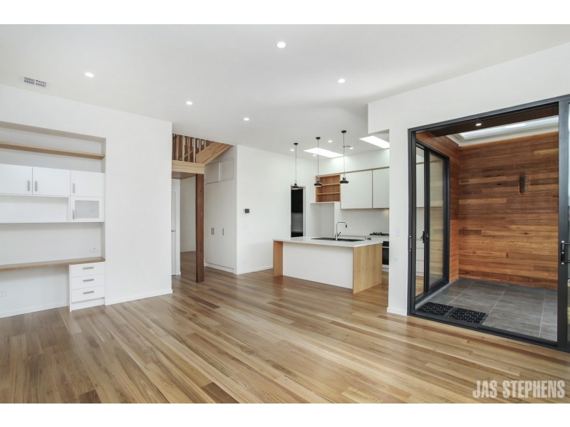 25 Greig Street, Seddon VIC 3011