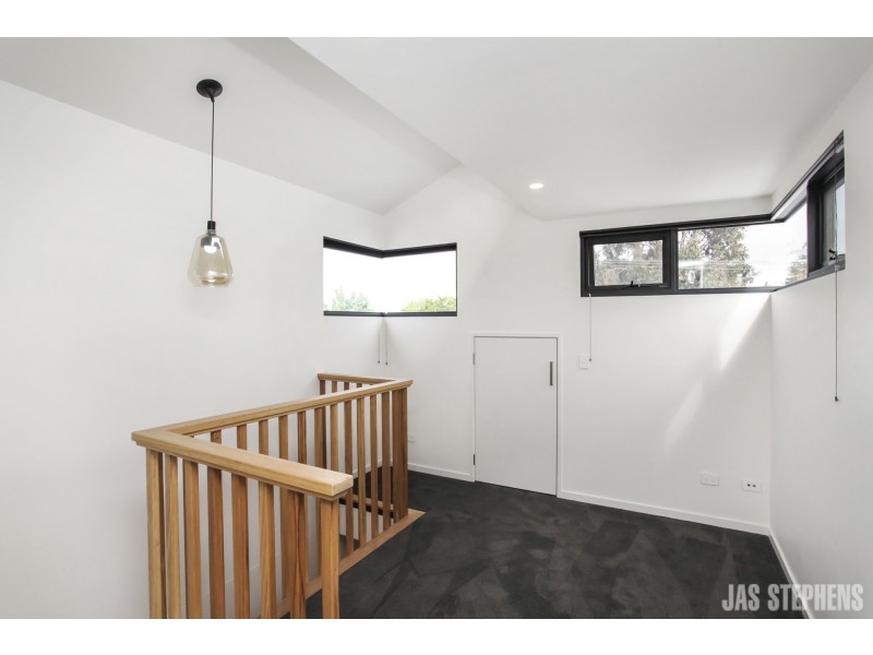 25 Greig Street, Seddon VIC 3011