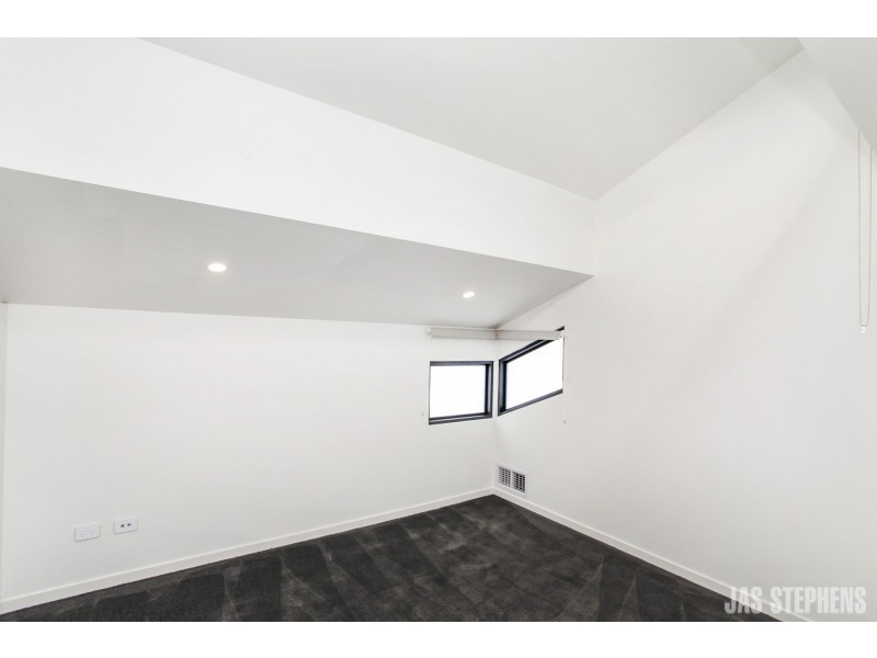 25 Greig Street, Seddon VIC 3011