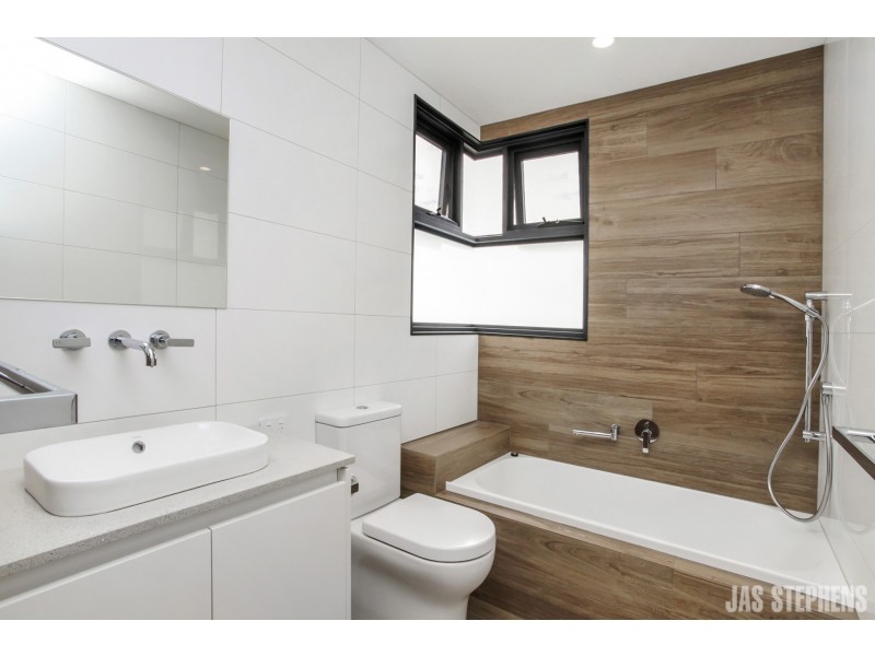 25 Greig Street, Seddon VIC 3011