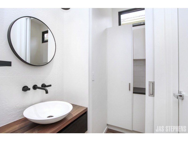 25 Greig Street, Seddon VIC 3011