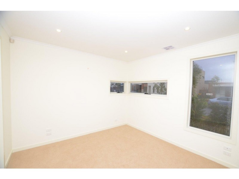 7 Beaurepaire Parade, Footscray VIC 3011