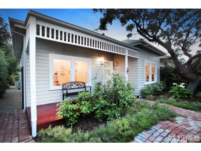 82 Ashley Street (Corner Essex St), West Footscray VIC 3012