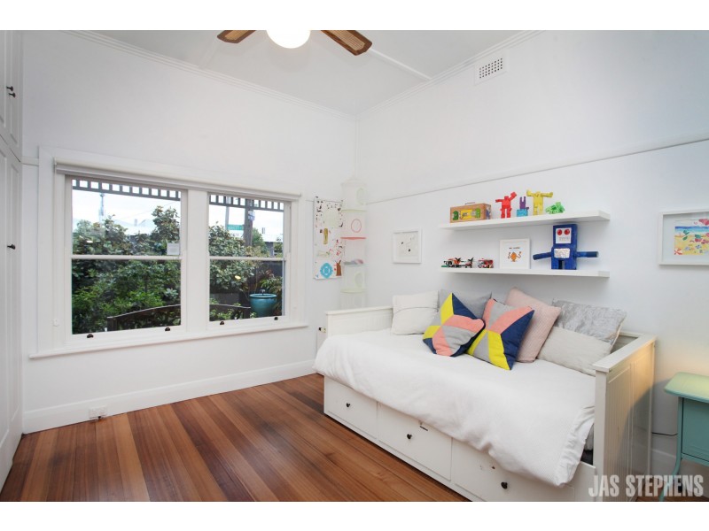 82 Ashley Street (Corner Essex St), West Footscray VIC 3012