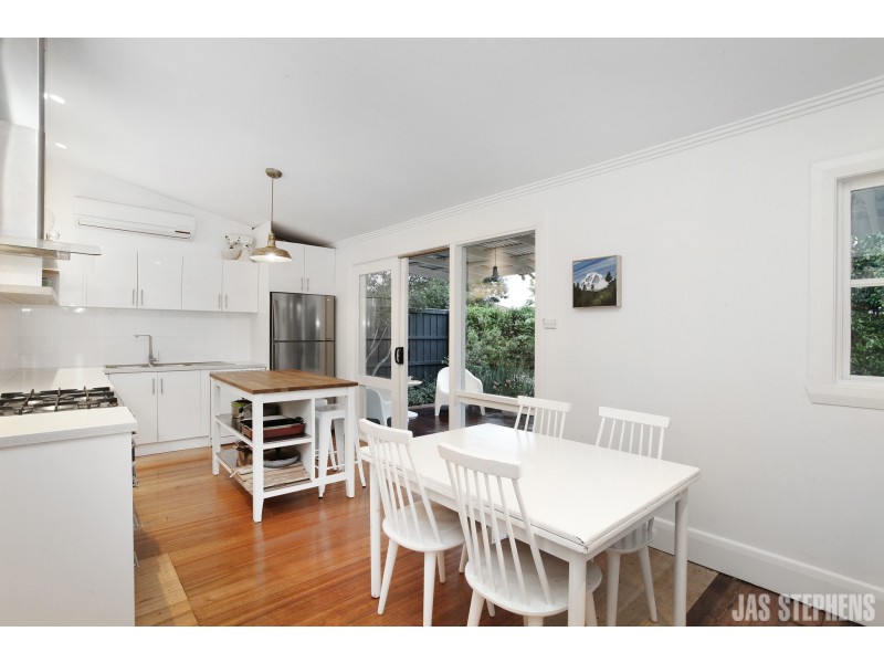 82 Ashley Street (Corner Essex St), West Footscray VIC 3012