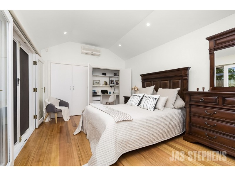 70 Coronation Street, Kingsville VIC 3012