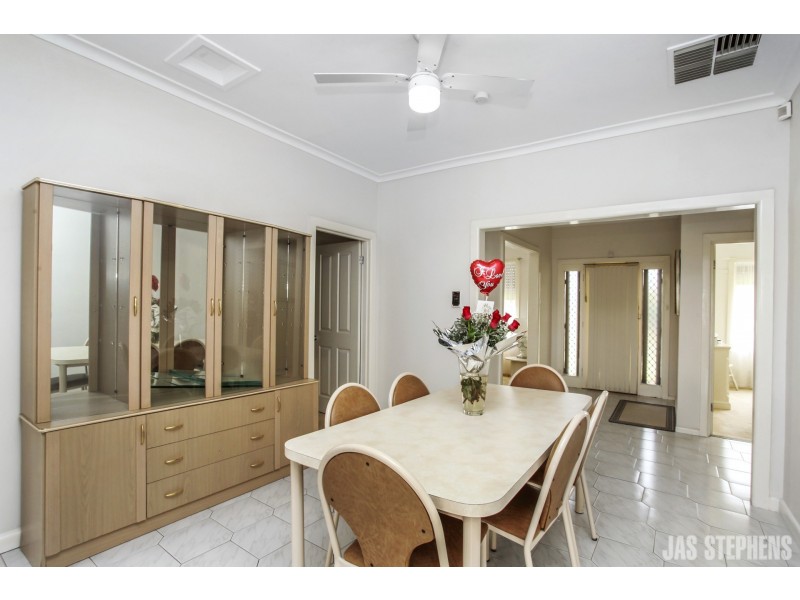 34 Collenso Street, Sunshine West VIC 3020