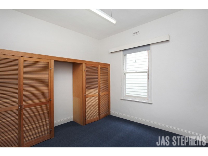 6 Oakbank Street, Newport VIC 3015