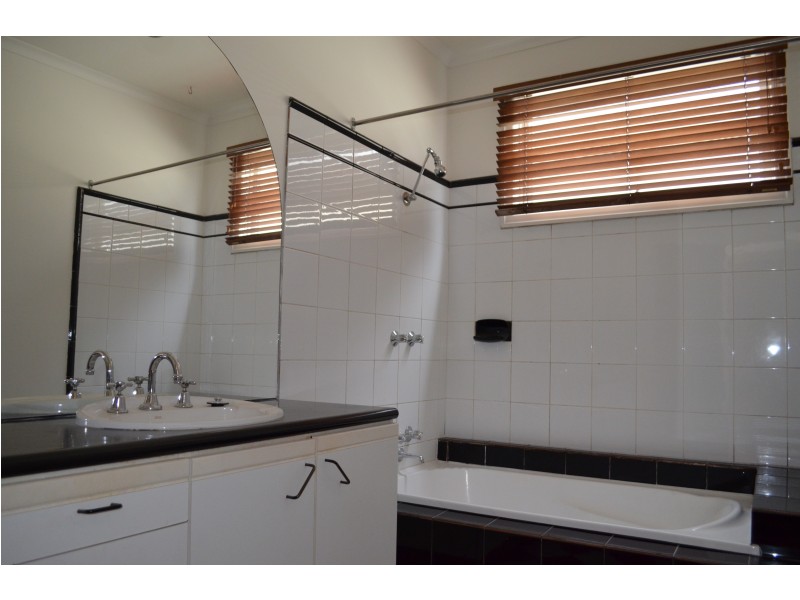 175 Queensville Street, Kingsville VIC 3012