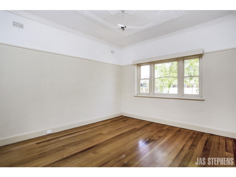 60 Edgar Street, Kingsville VIC 3012