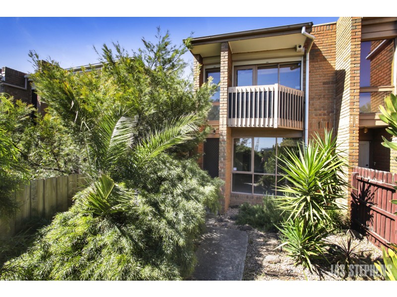 1/33 Ballarat Road, Footscray VIC 3011