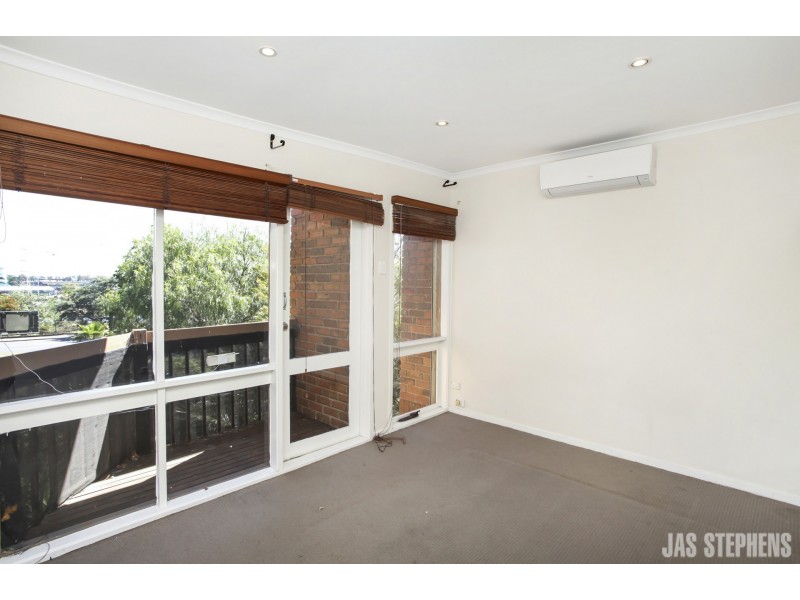 1/33 Ballarat Road, Footscray VIC 3011