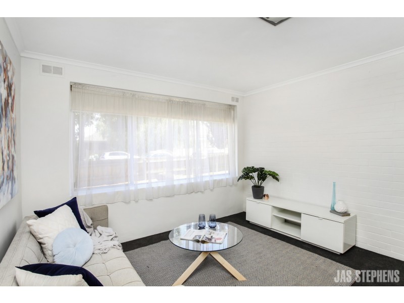 2/8 Burnewang Street, Albion VIC 3020