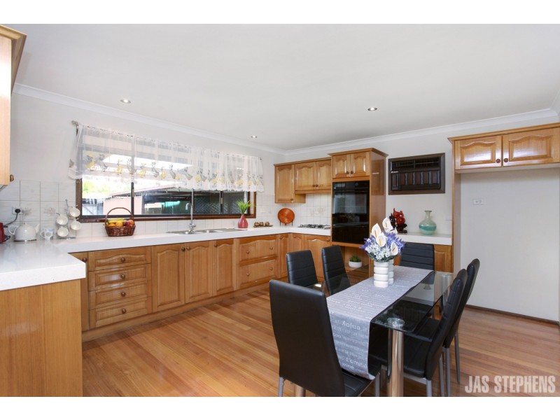 18 Dalton Street, Sunshine West VIC 3020