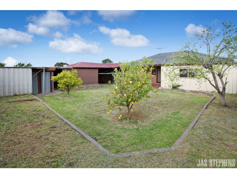 18 Dalton Street, Sunshine West VIC 3020