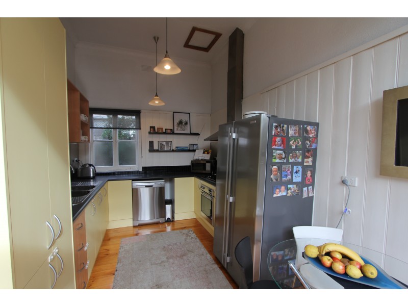 213 Geelong Road, Kingsville VIC 3012