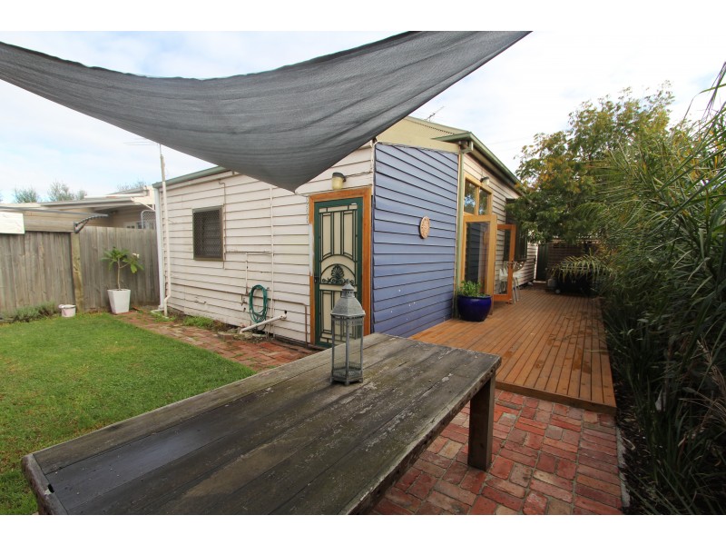 213 Geelong Road, Kingsville VIC 3012